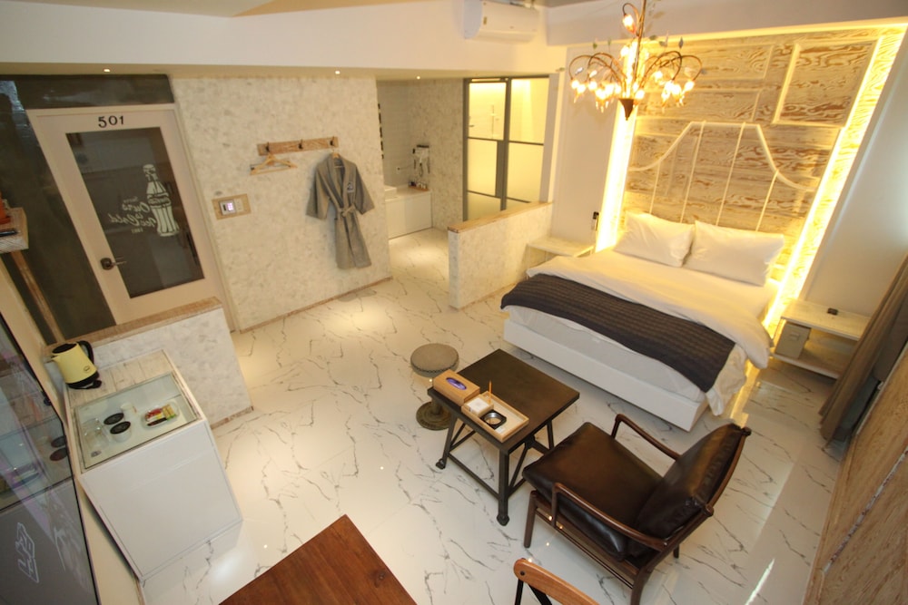 February Hotel Sungseo 17/67