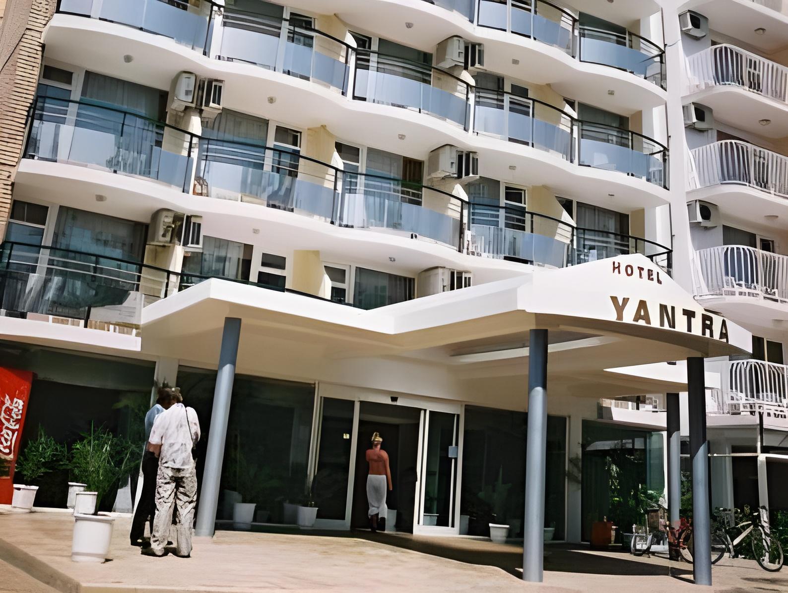 Hotel Yantra 3/21