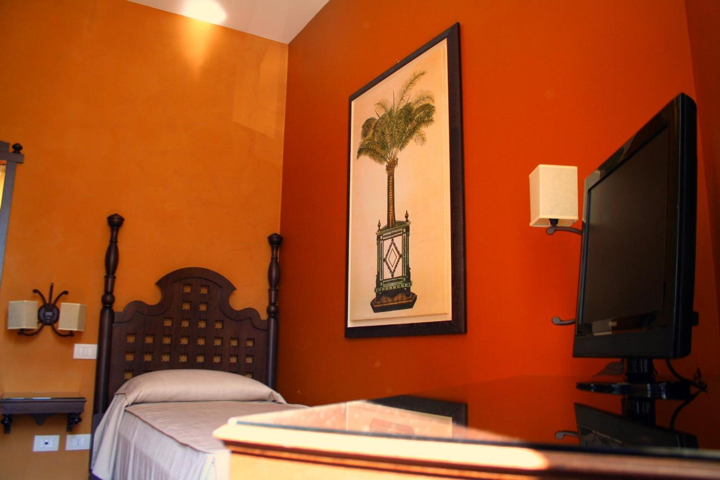Room, Single