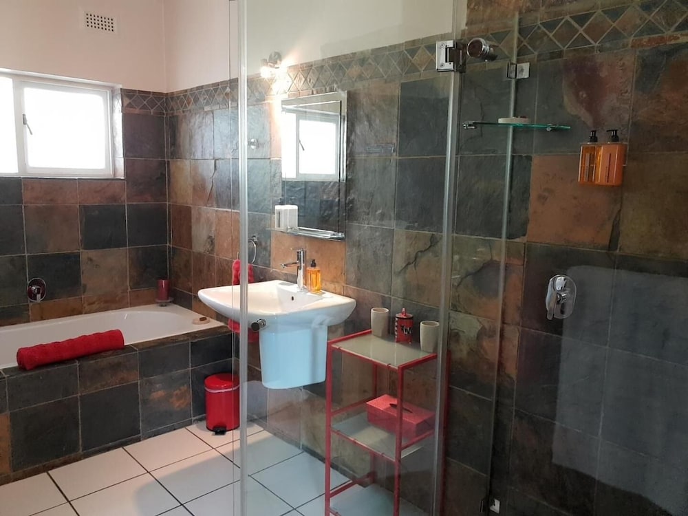 African Breeze Guesthouse 27/50