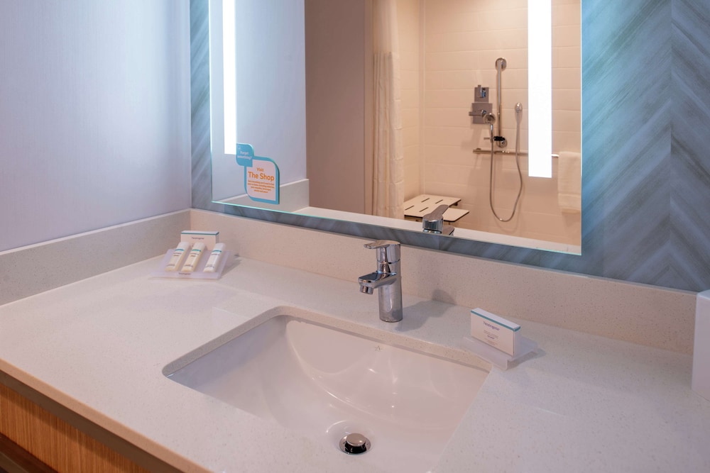Hilton Garden Inn Kansas City Airport 22/51