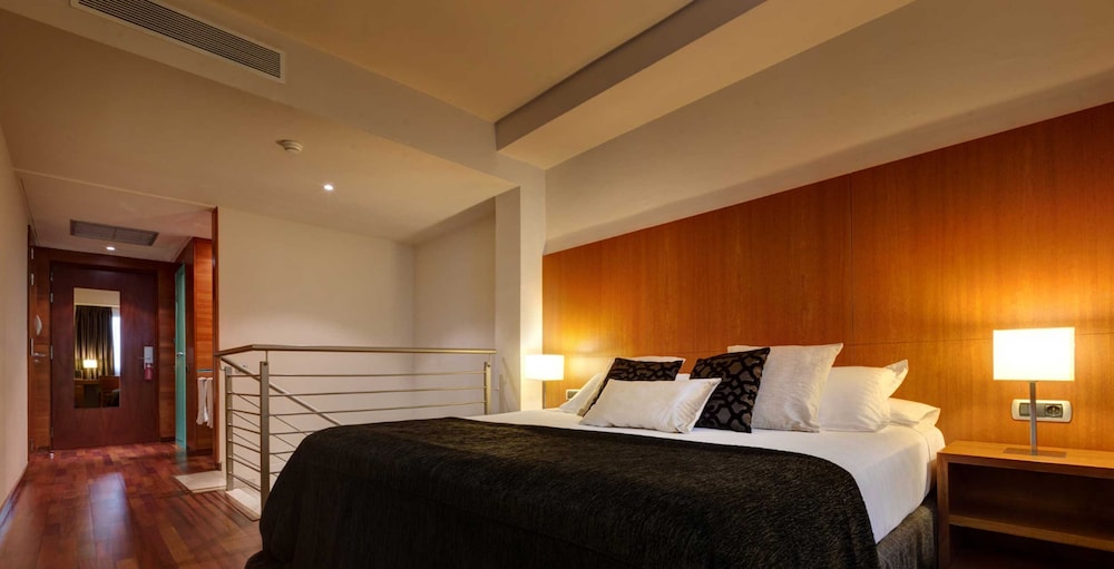 Acevi Villarroel Hotel 7/62