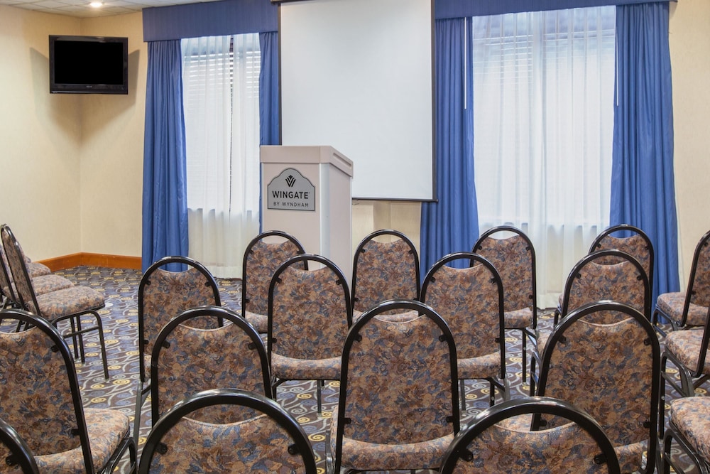 Fairfield by Marriott Inn & Suites Rome NY 42/50