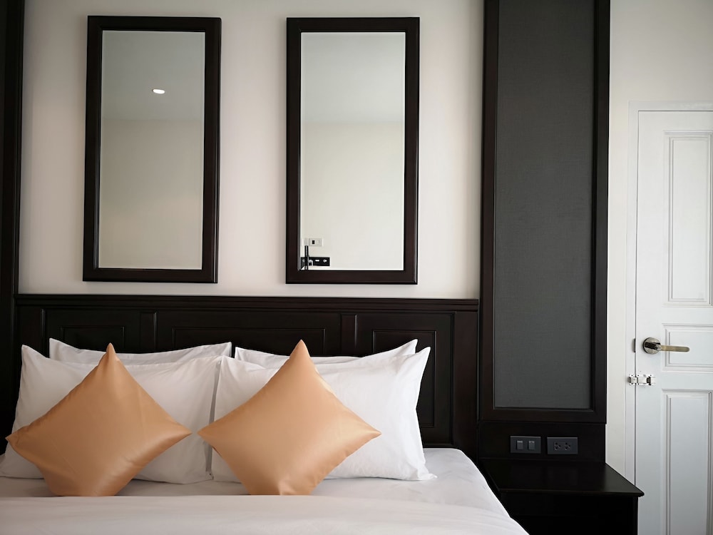 T Villas Huahin 10/29