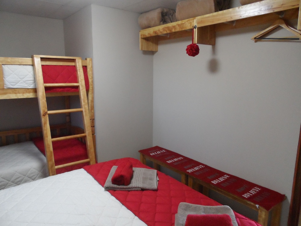A Cherry Lane Self Catering and B&B 24/50