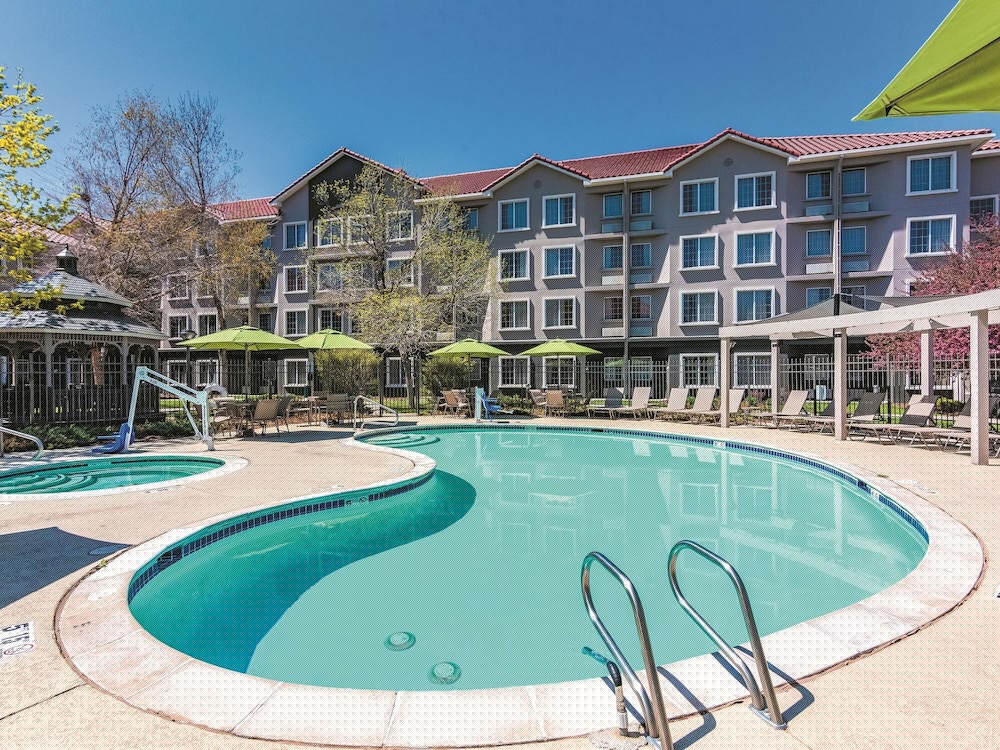 La Quinta Inn & Suites by Wyndham Denver Tech Center 3/52