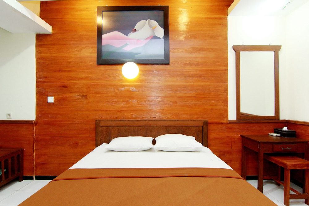 The Soemarsono Hotel 24/36