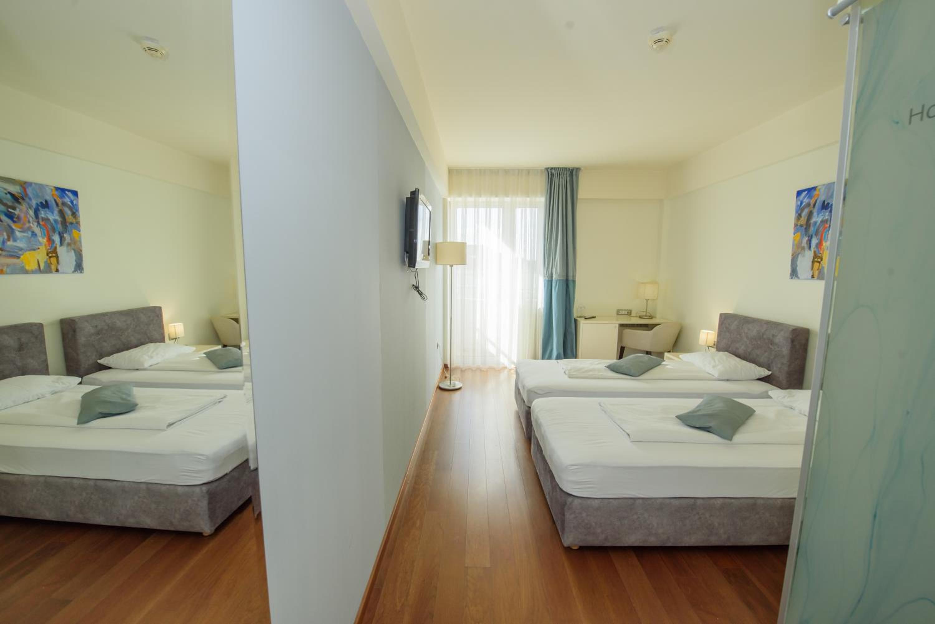 Room, Single