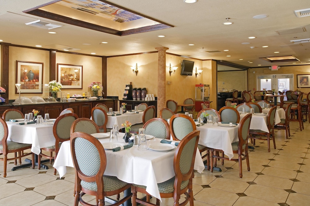 Holiday Inn Sacramento Rancho Cordova 62/77