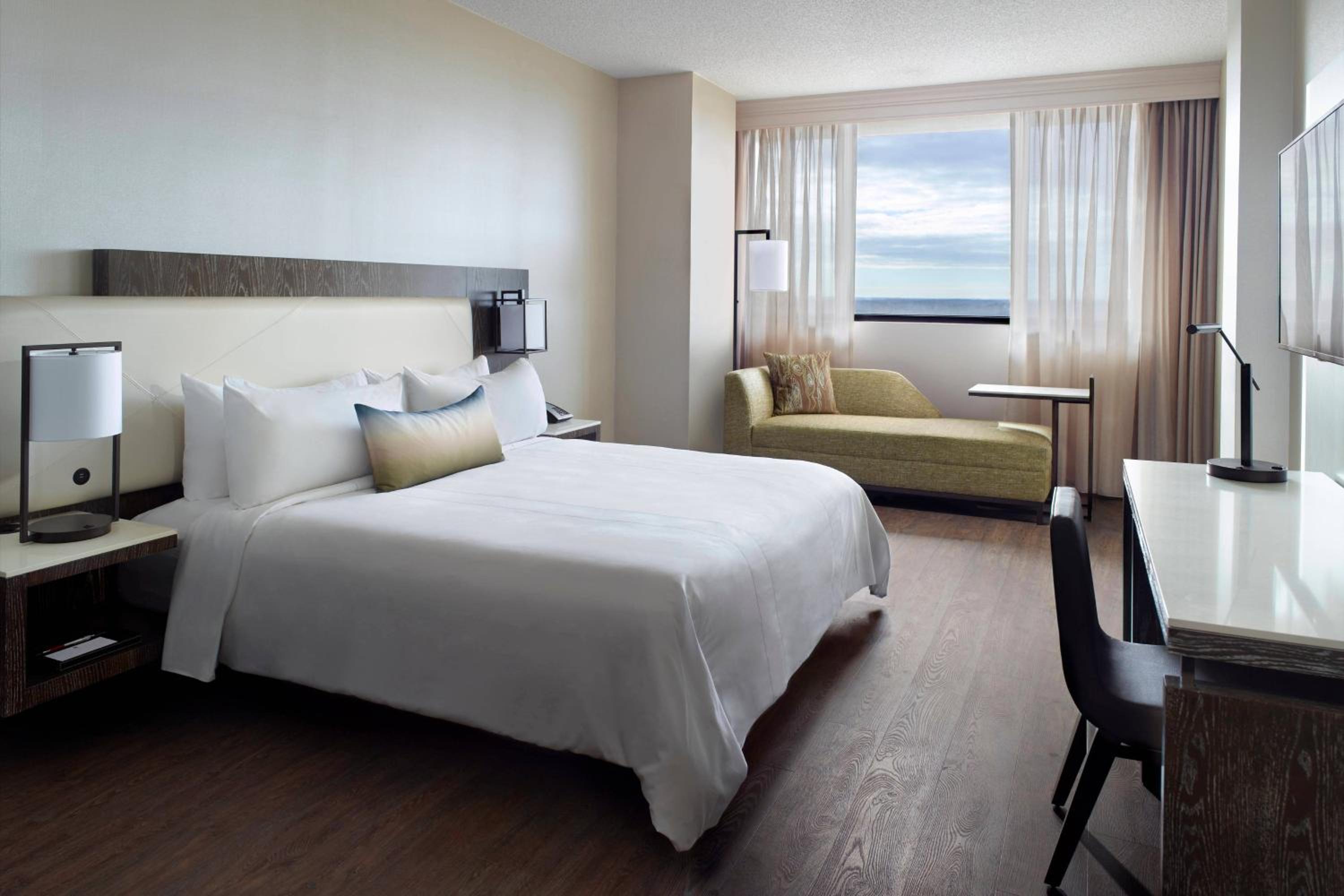 Room, King Bed, Lounge Access, Concierge Level