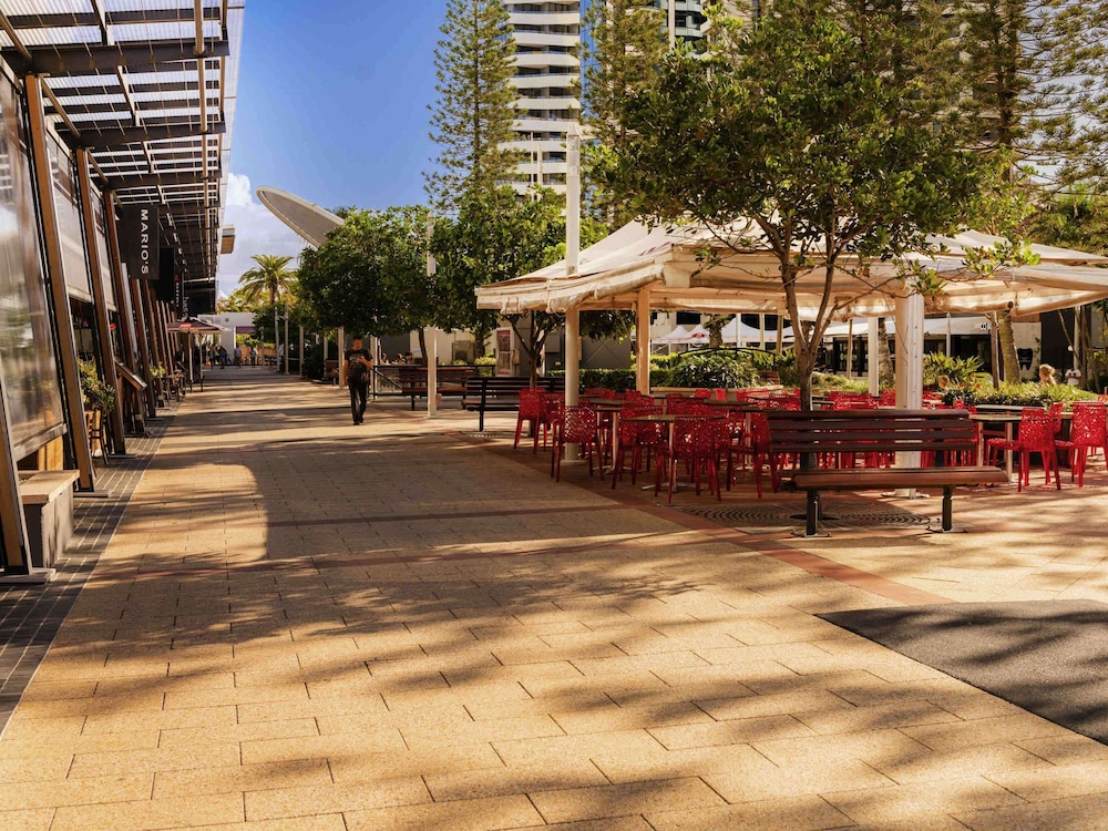 Peppers Broadbeach 60/68