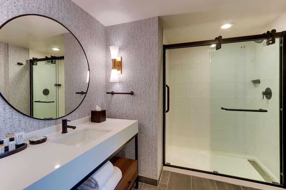 The Chattanoogan Hotel, Curio Collection by Hilton 18/73