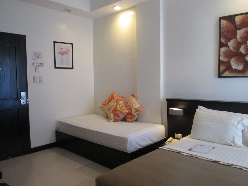 One Crescent Place Hotel 12/64