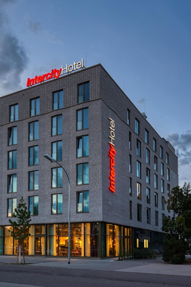 Intercityhotel Saarbrucken 1/50