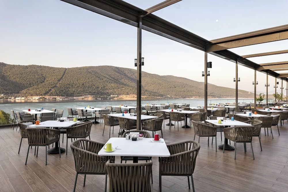 Titanic Luxury Collection Bodrum 60/74
