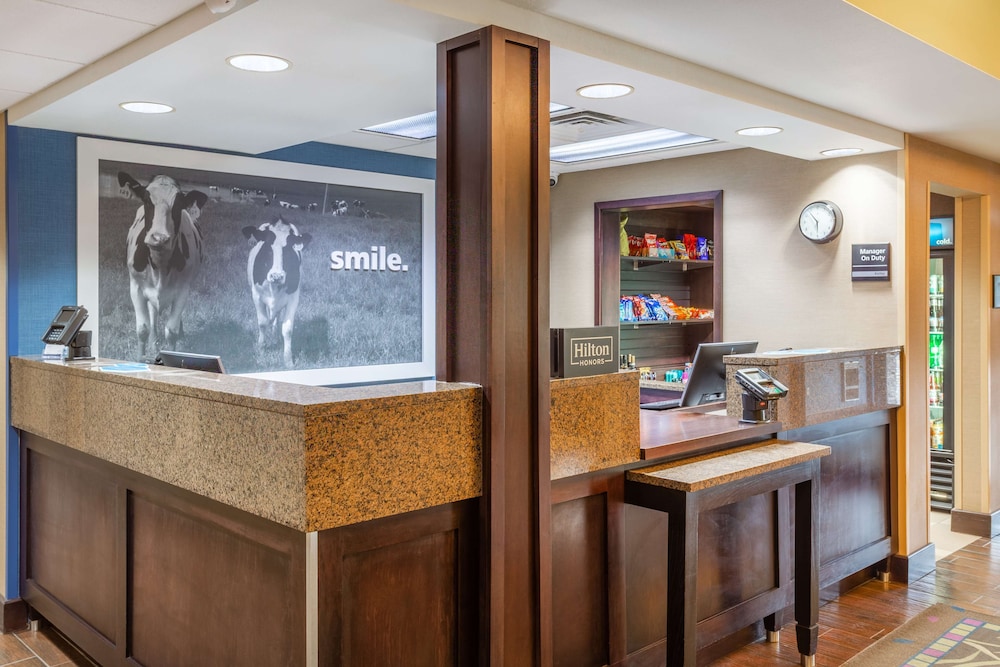 Hampton Inn Sioux Falls 8/52