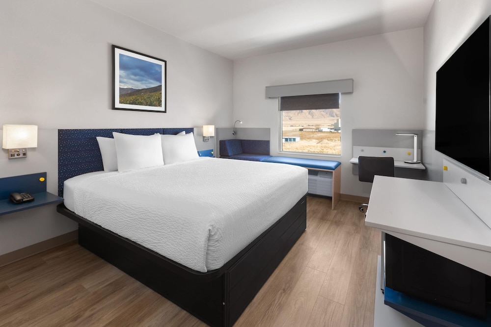 Microtel Inn & Suites by Wyndham Tooele 19/46