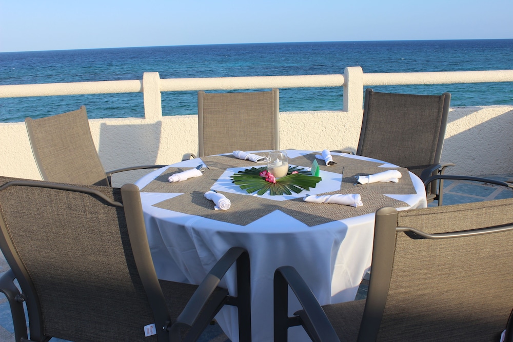 Villas De Rosa Beach Resort 29/68