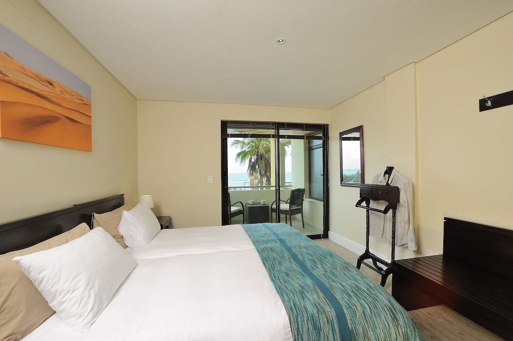 COMFORT, APARTMENT, QUEEN AND TWIN BEDS