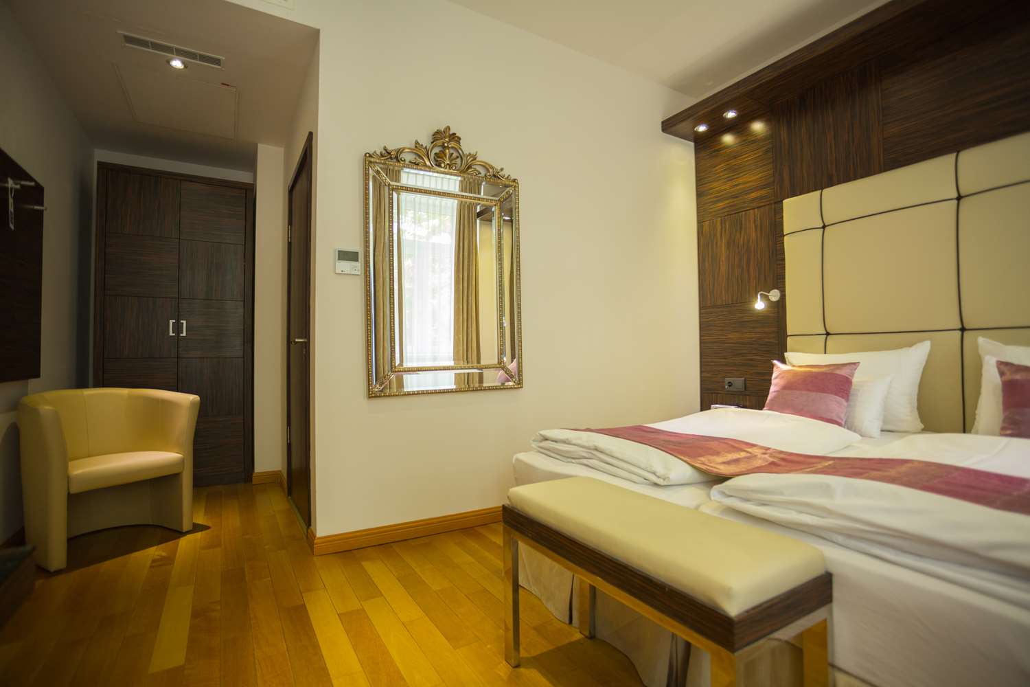 Room, Convertible Double Bed