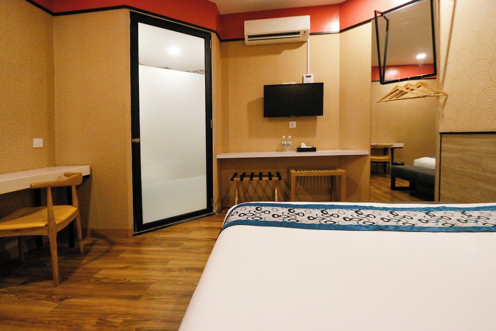 Swing & Pillows at Golden Roof Hotel Seri Iskandar, Ipoh 26/30