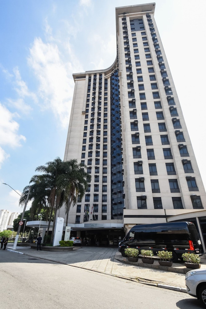 Esuites Congonhas by Atlantica 83/85