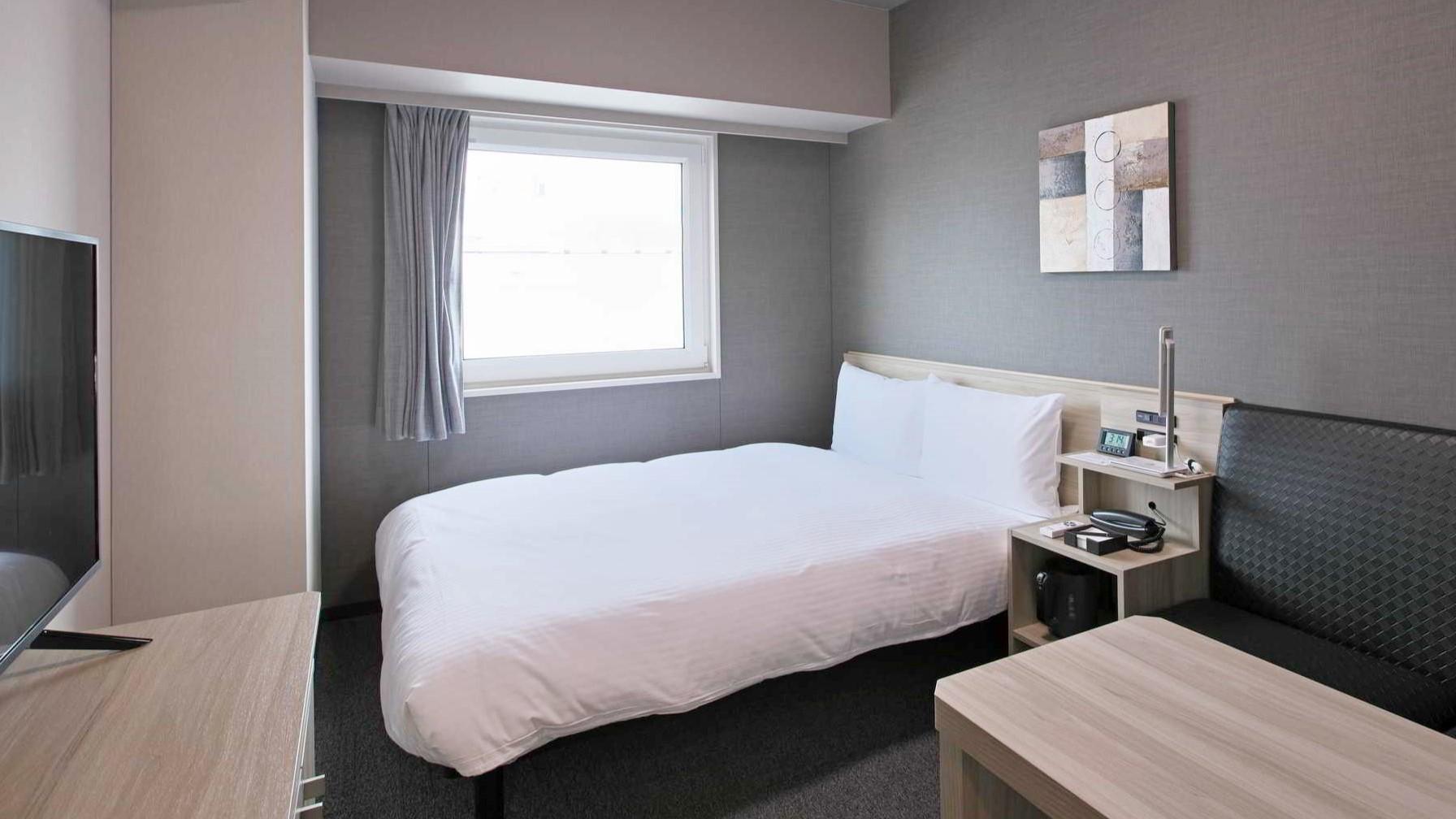 Room, Semi Double Bed, Electronic Cigarette Only, Smoking