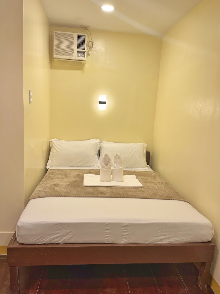 Zuric Pension Coron 28/54