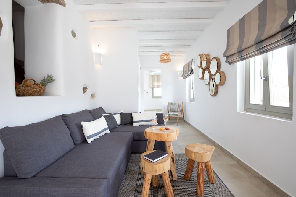 Ikies of Mykonos 29/50