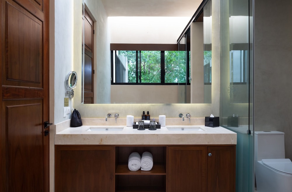 Adoro Hotel Boutique 49/50