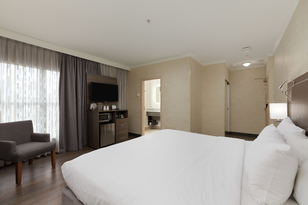 Grand Park Hotel & Suites Downtown Vancouver, Ascend Hotel Collection 24/63