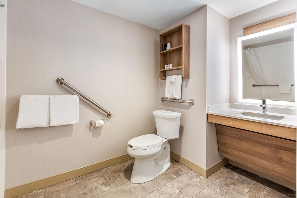 Standard, 2 Queen Beds, Accessible, Microtel Inn Suites By Wyndham Timmins 8/10