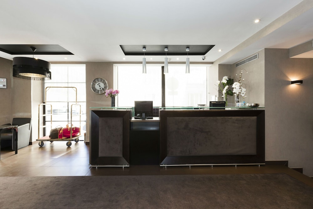 Elysees Bassano Hotel Formely Bw Hotel Elysees Bassa 7/81