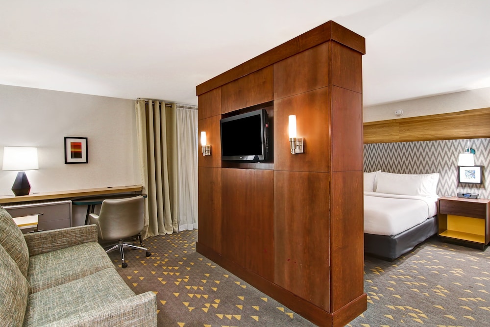 Holiday Inn Oakville Centre 23/81