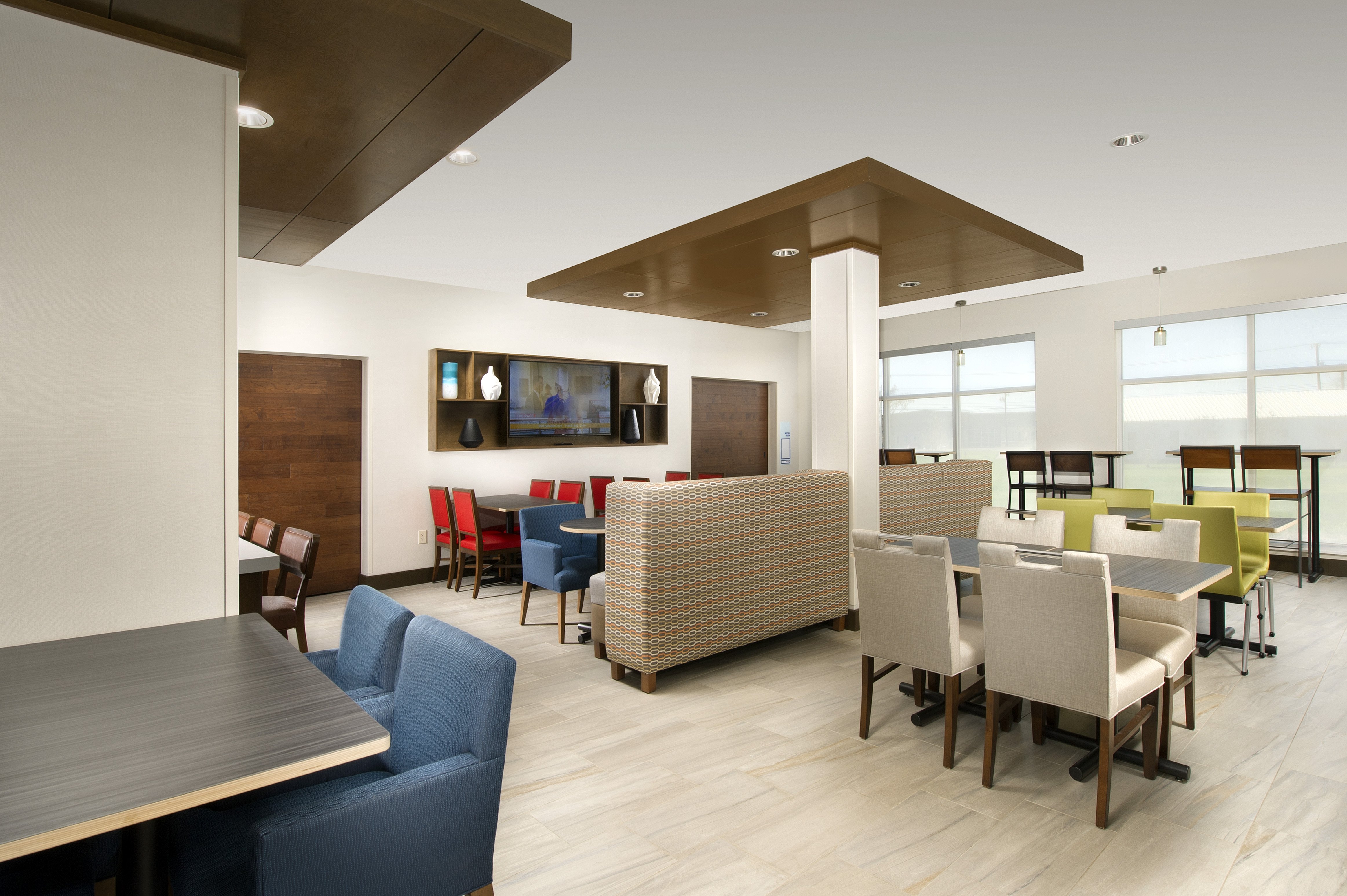 Holiday Inn Express & Suites New Braunfels 40/64