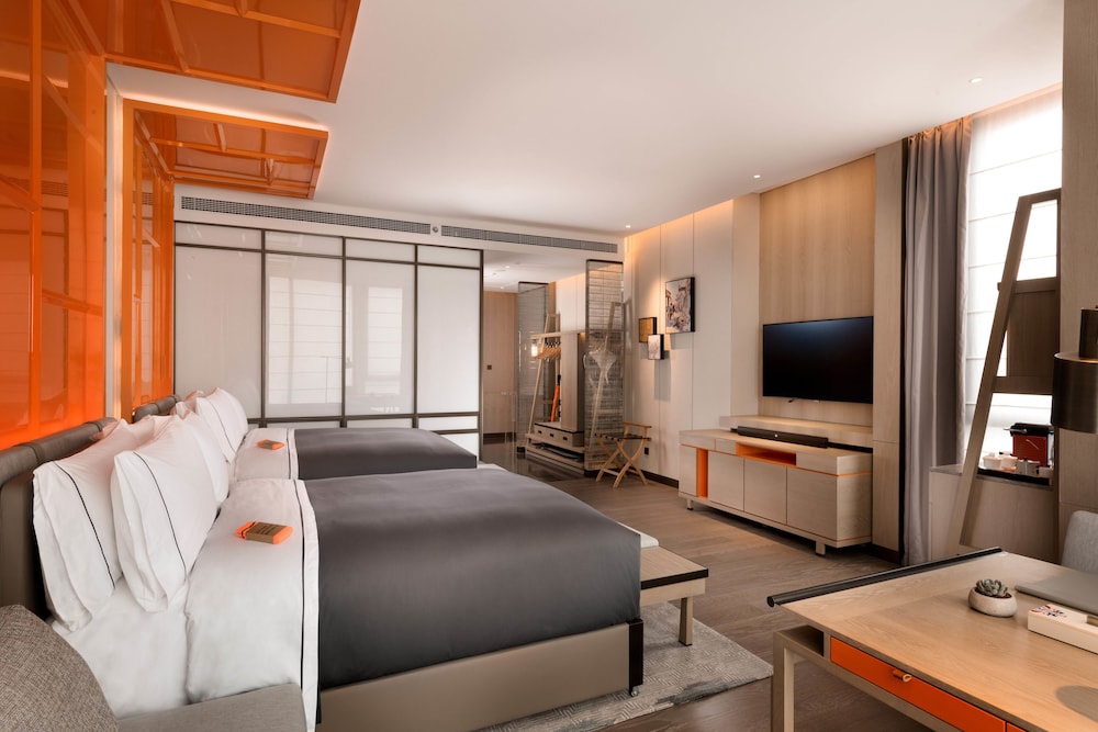 ROOM, 2 QUEEN BEDS, SKYLINE VIEW