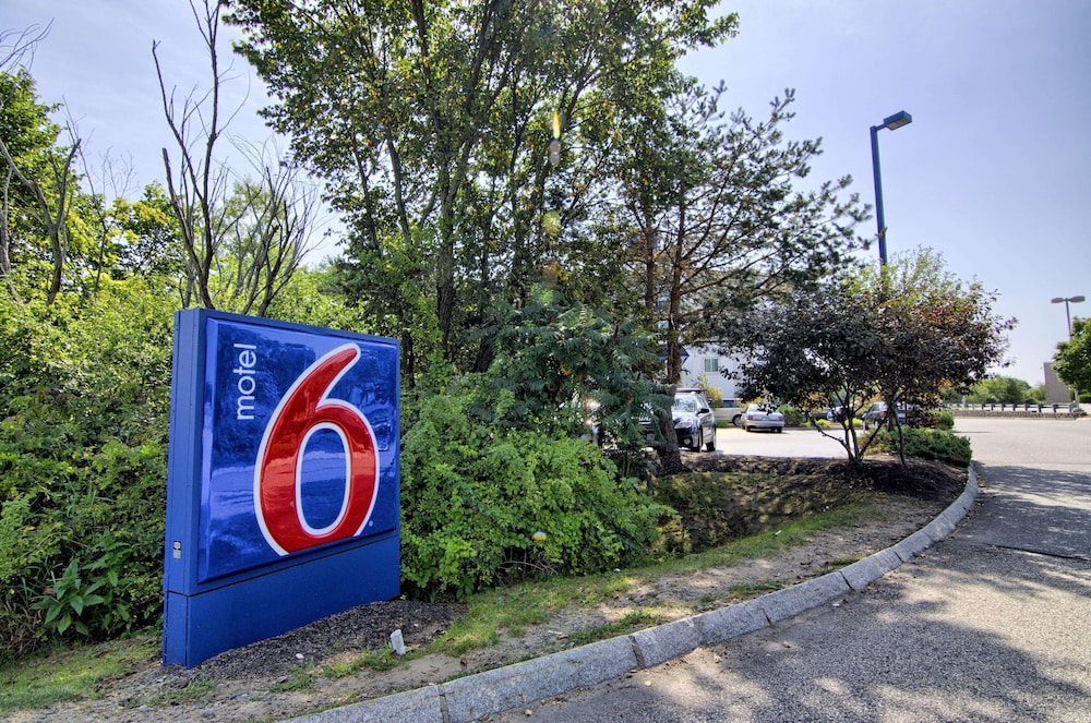 Motel6 Portsmouth, NH 55/61