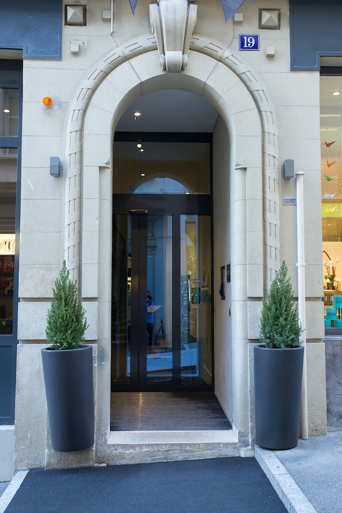 Hotel des Voyageurs 43/47