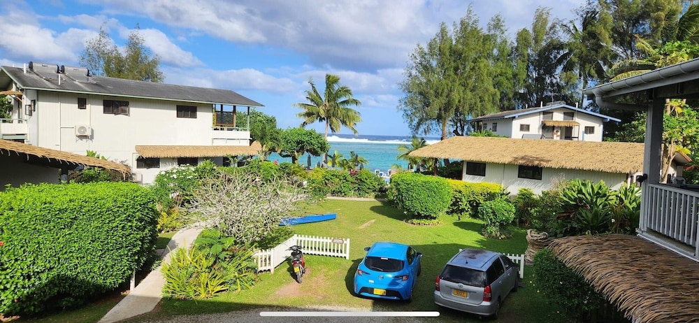Aroa Beachside Inn 22/47