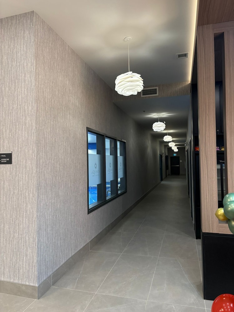La Quinta Inn & Suites by Wyndham Kelowna BC 7/51