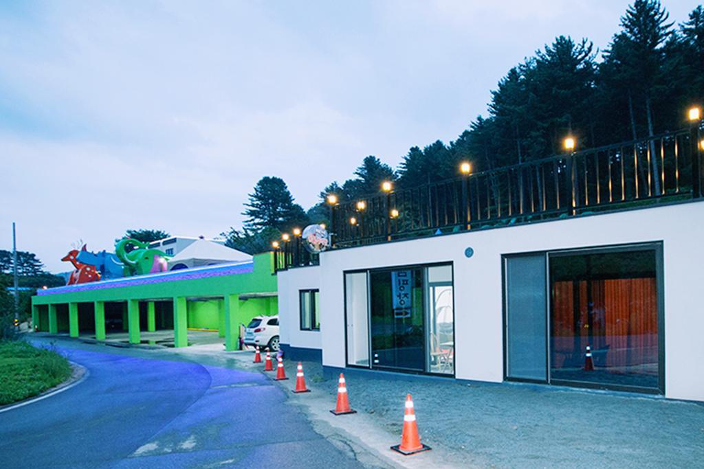 Gapyeong Animal Caravan Pension 19/37