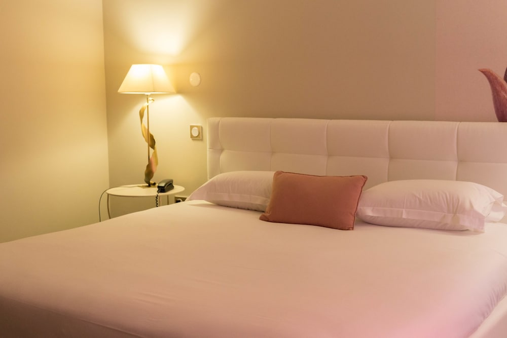 Hotel Les Jardins de La Madrague 35/65