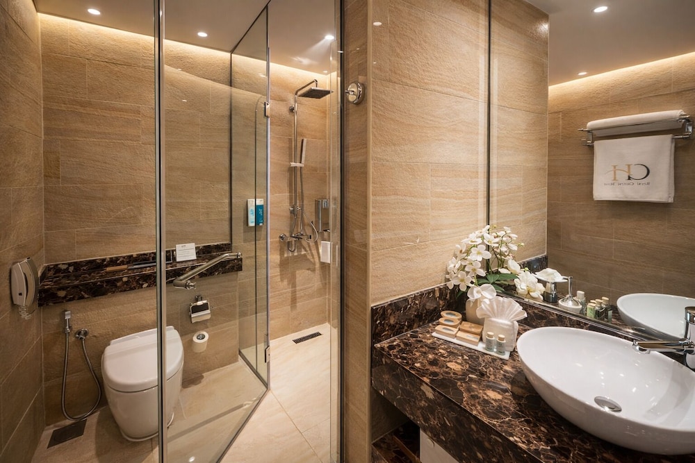 1 BEDROOM, SUITE, SEA VIEW