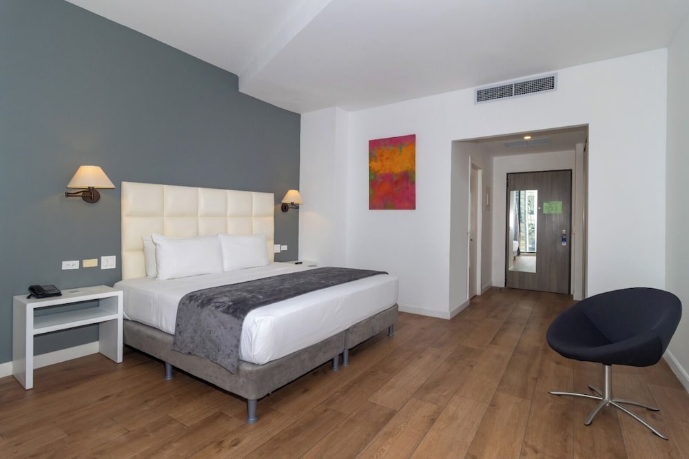 Hotel Mio Panama 24/60