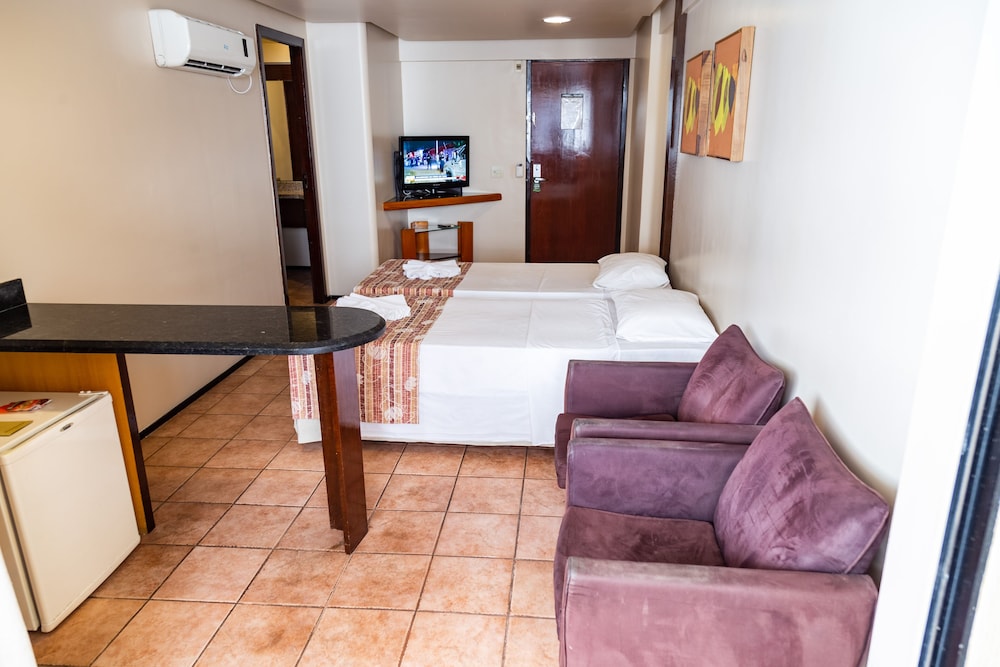 Plaza Praia Suites 57/75