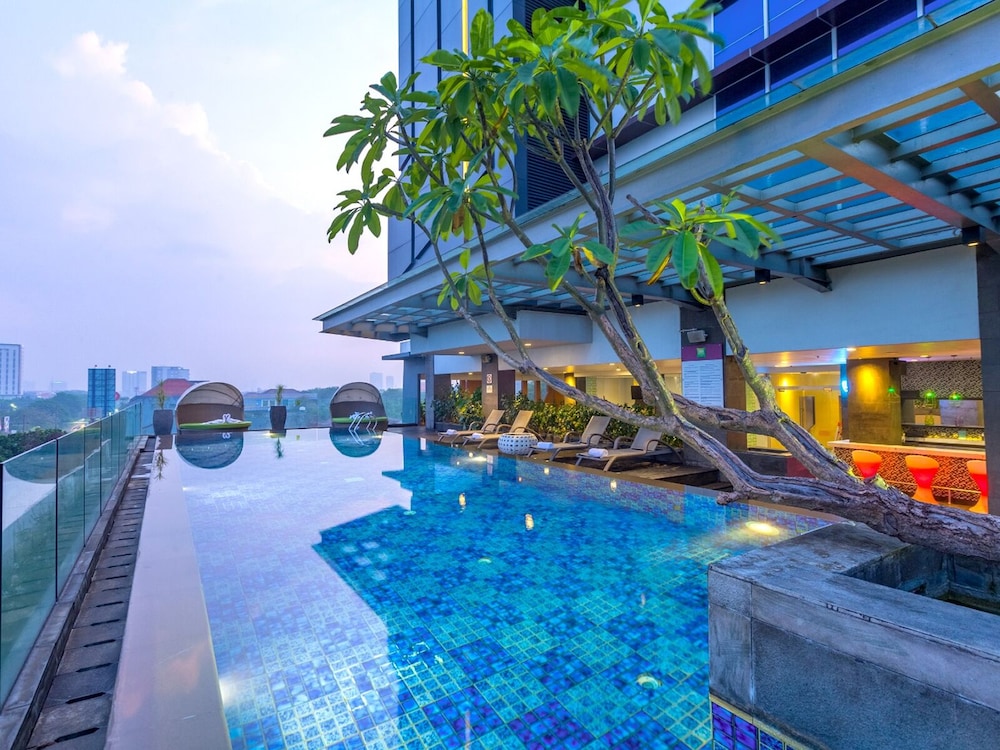 The Southern Hotel Surabaya 48/50