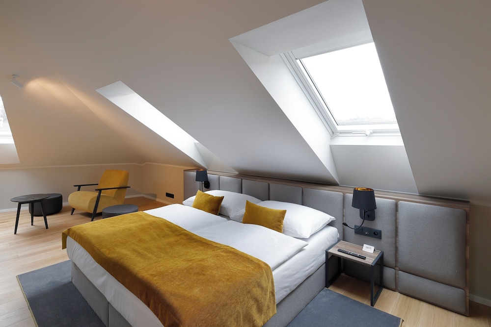 Prokop Square Hotel 5/50