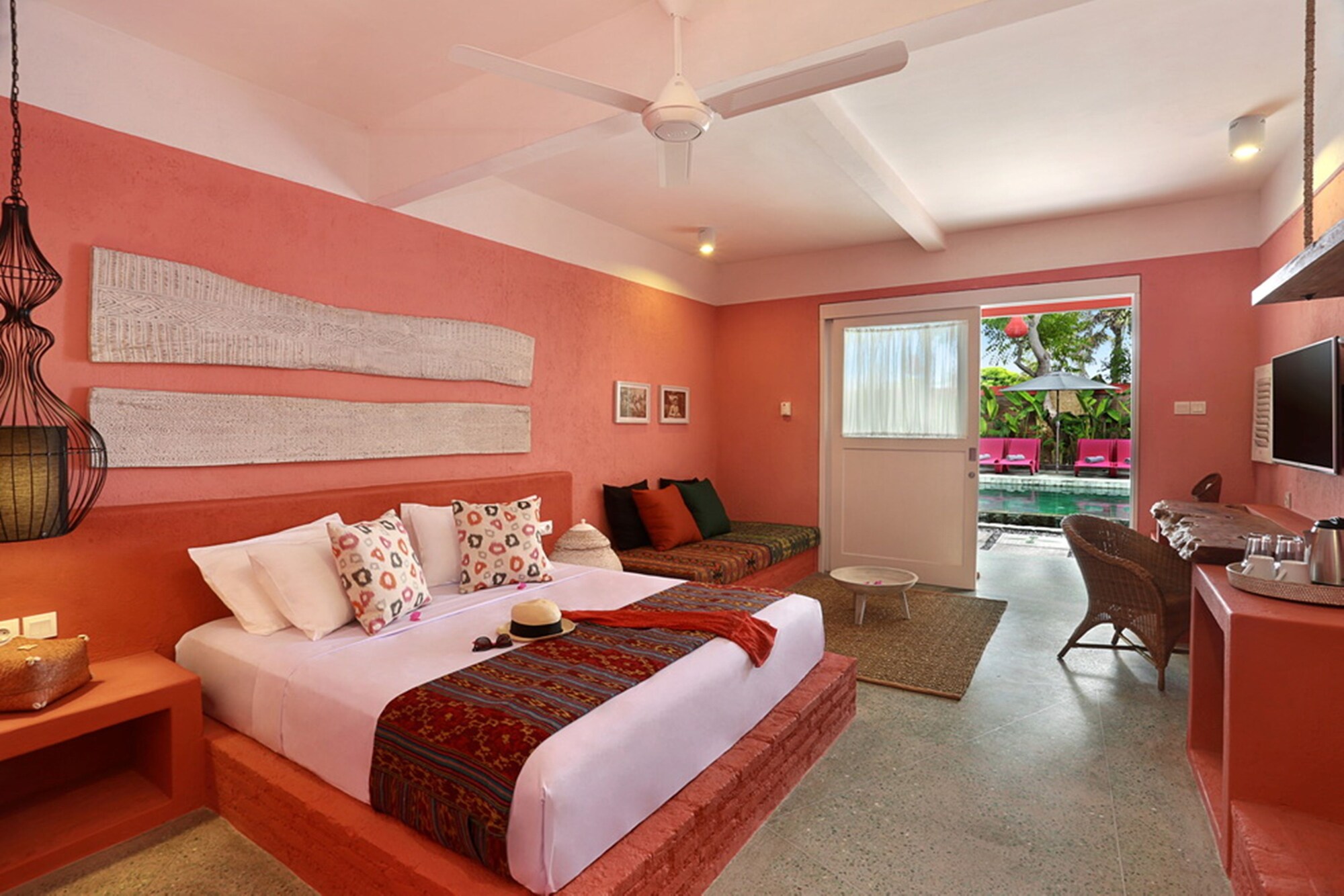 Grand, Cool, King Bed, Adult Only، Pinkcoco Gili T 2/7