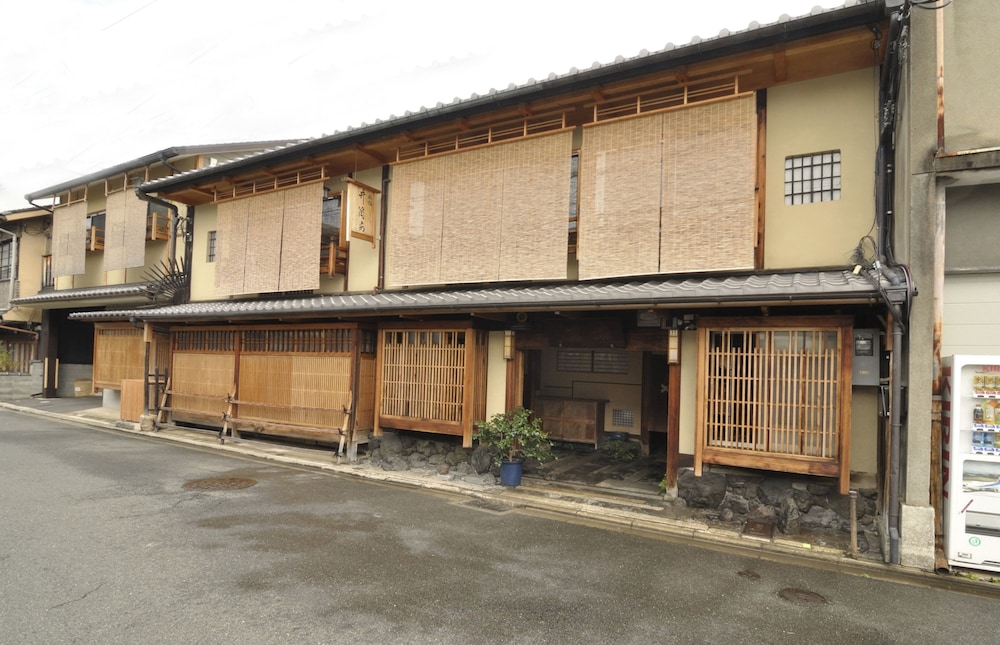 Traditional Kyoto Inn serving Kyoto cuisine IZUYASU photo3