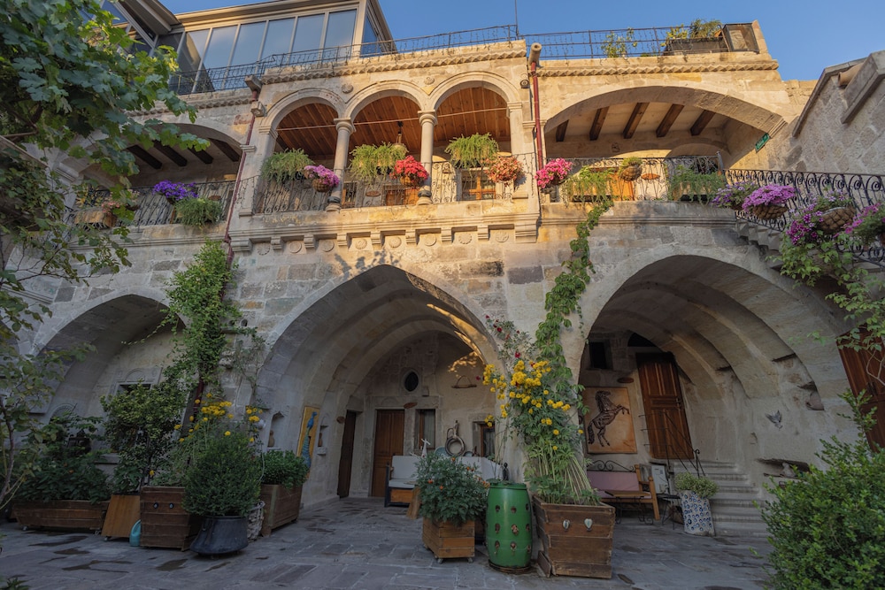 Aren Cave Hotel 4/50